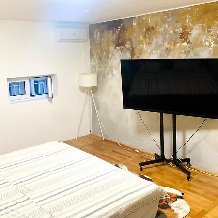 City Center Square Deluxe Nest 포드고리차 외부 사진