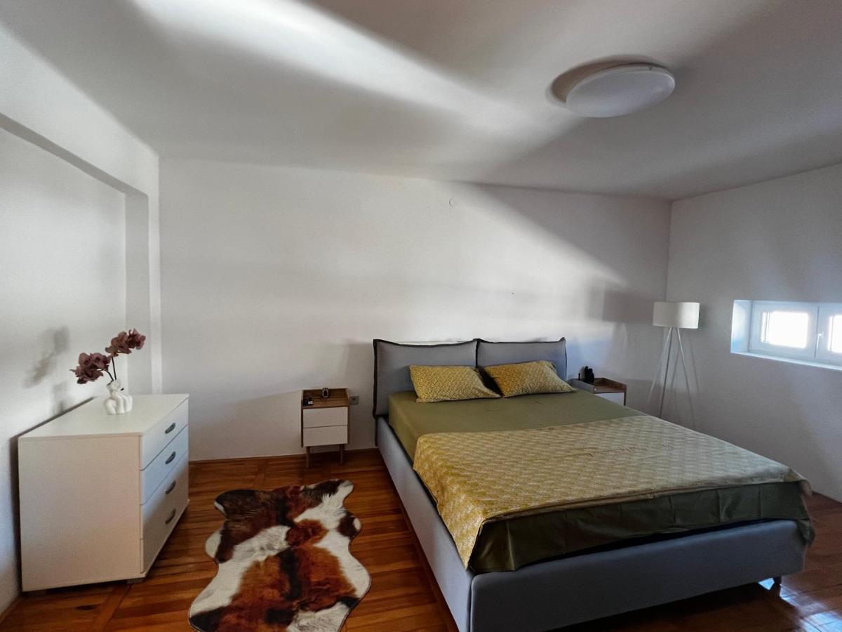 City Center Square Deluxe Nest 포드고리차 외부 사진